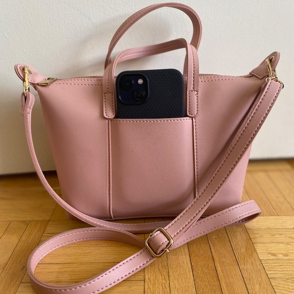 MINISO - faux leather shoulder bag - Picture 2 of 3